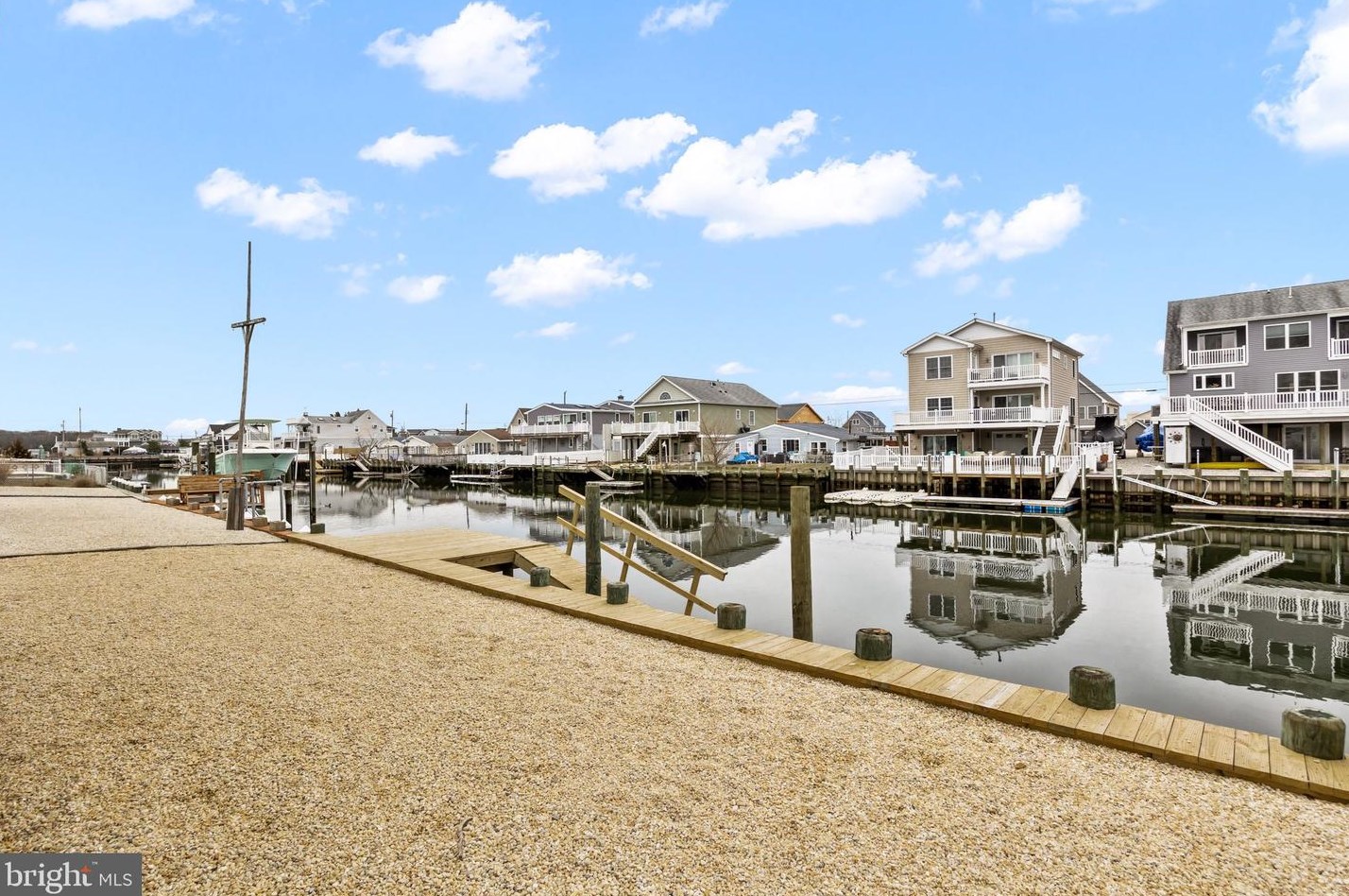 27 Brig Dr, Tuckerton NJ  08087-1618 exterior