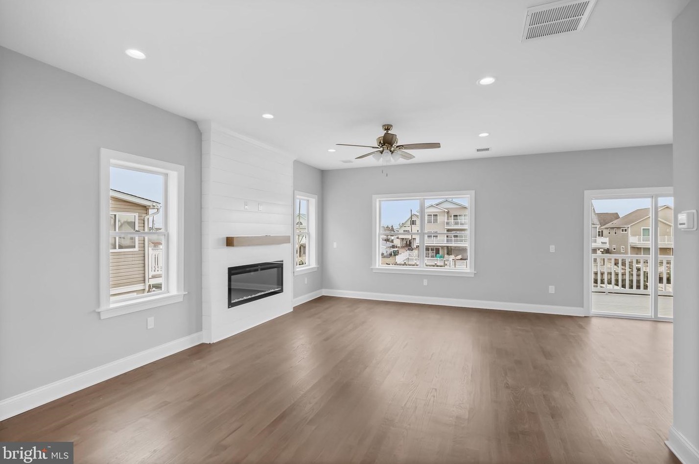 27 Brig Dr, Tuckerton NJ  08087-1618 exterior