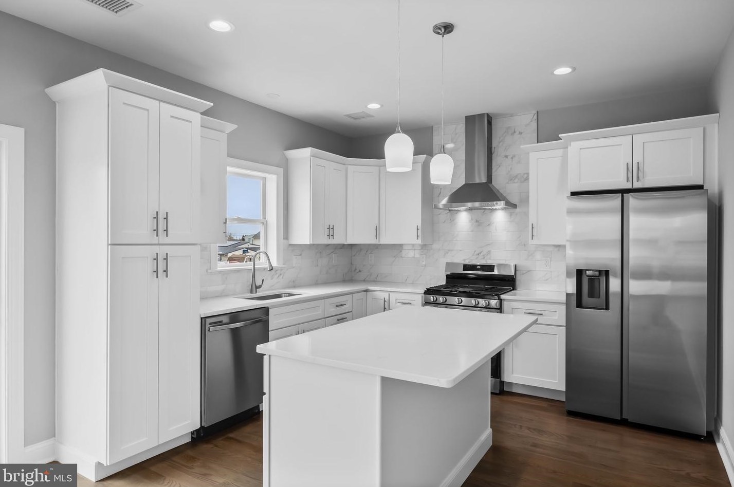 27 Brig Dr, Tuckerton NJ  08087-1618 exterior