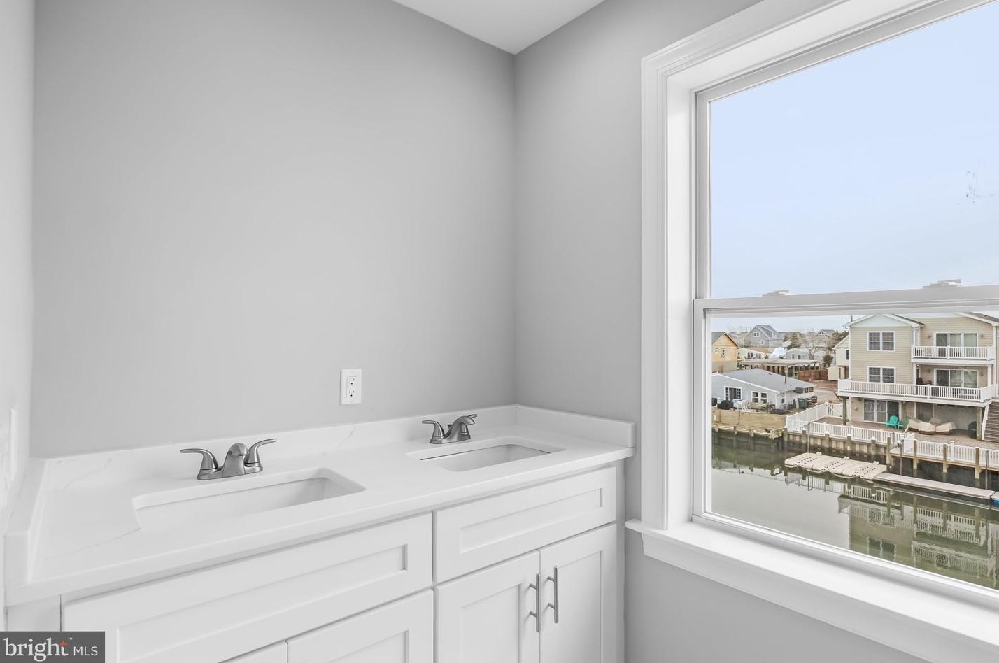 27 Brig Dr, Tuckerton NJ  08087-1618 exterior