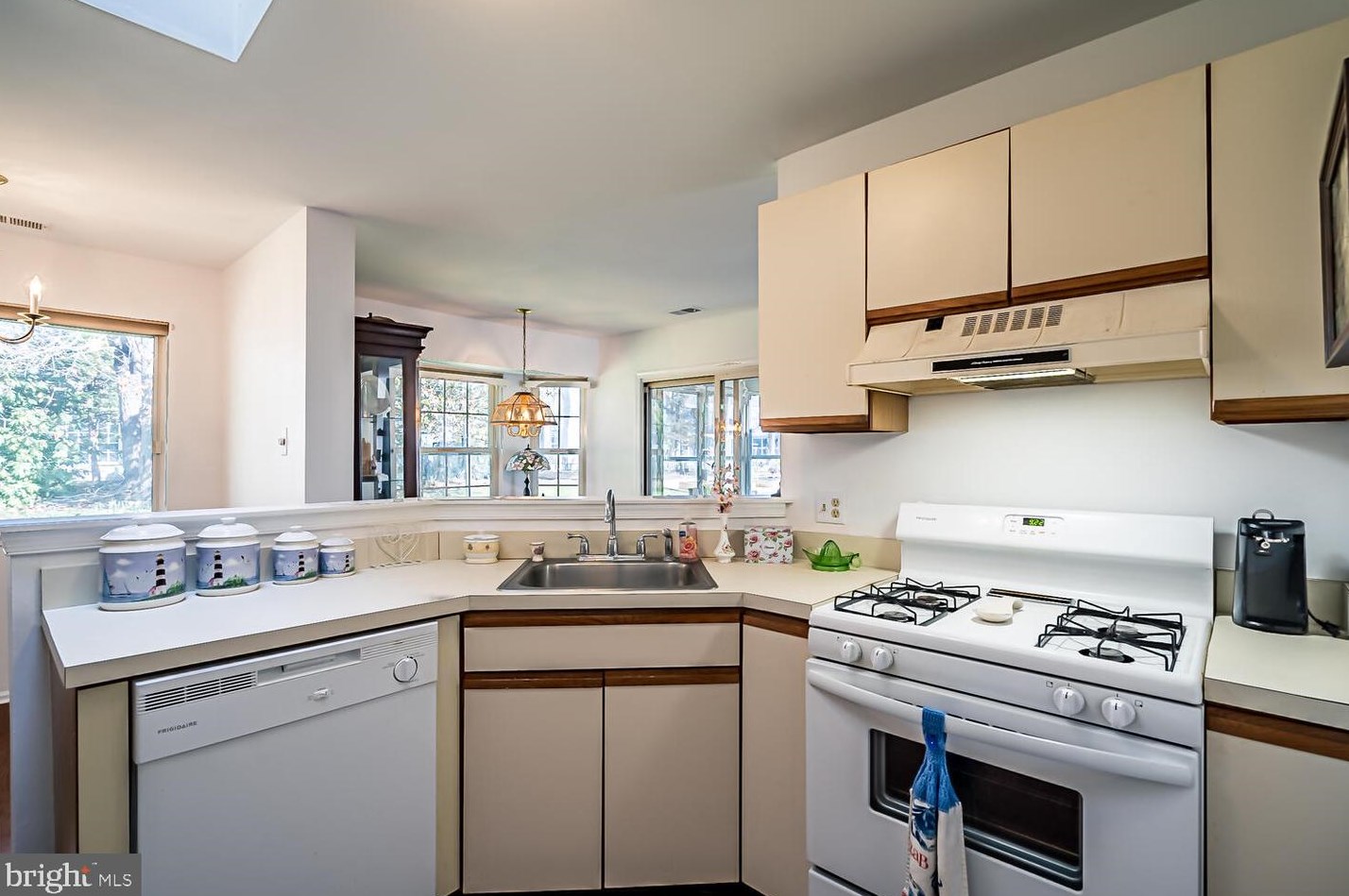 220 Mohican Ln, Tuckerton NJ  08087-1337 exterior