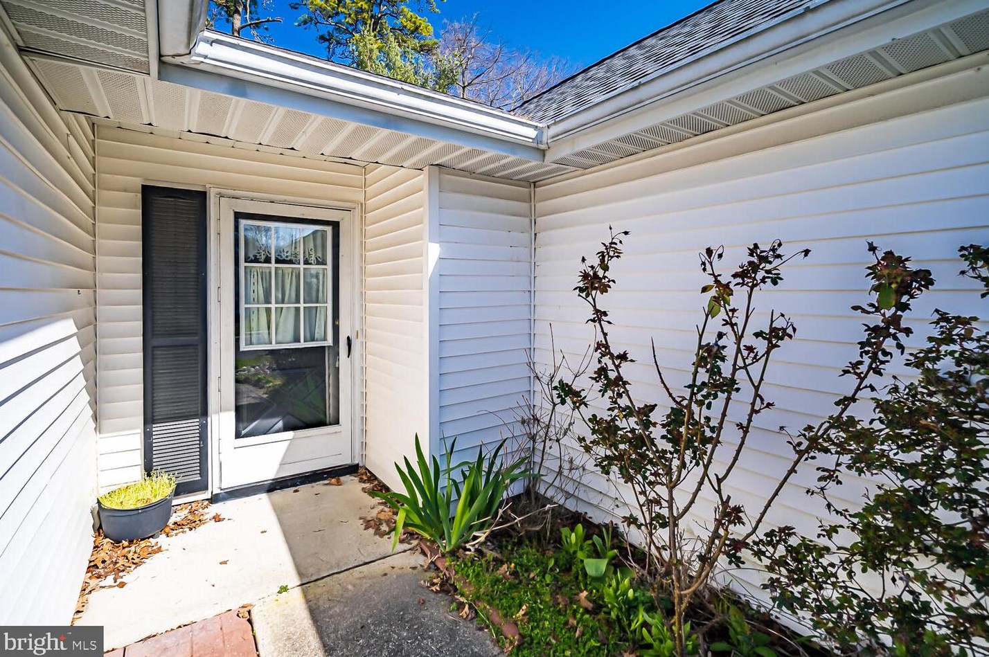 220 Mohican Ln, Tuckerton NJ  08087-1337 exterior