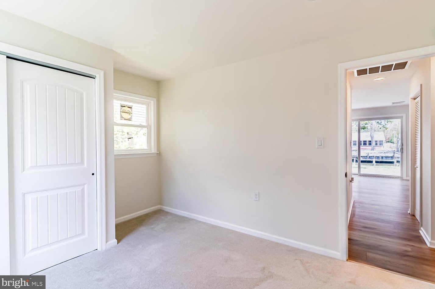 71 Admiral Dr, Tuckerton NJ  08087-2802 exterior