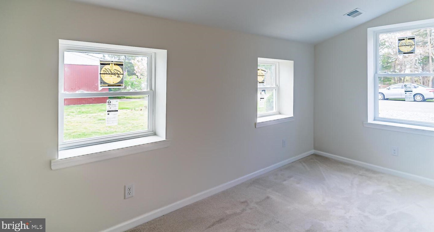71 Admiral Dr, Tuckerton NJ  08087-2802 exterior