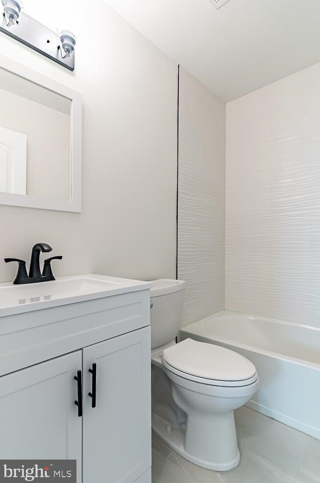71 Admiral Dr, Tuckerton NJ  08087-2802 exterior