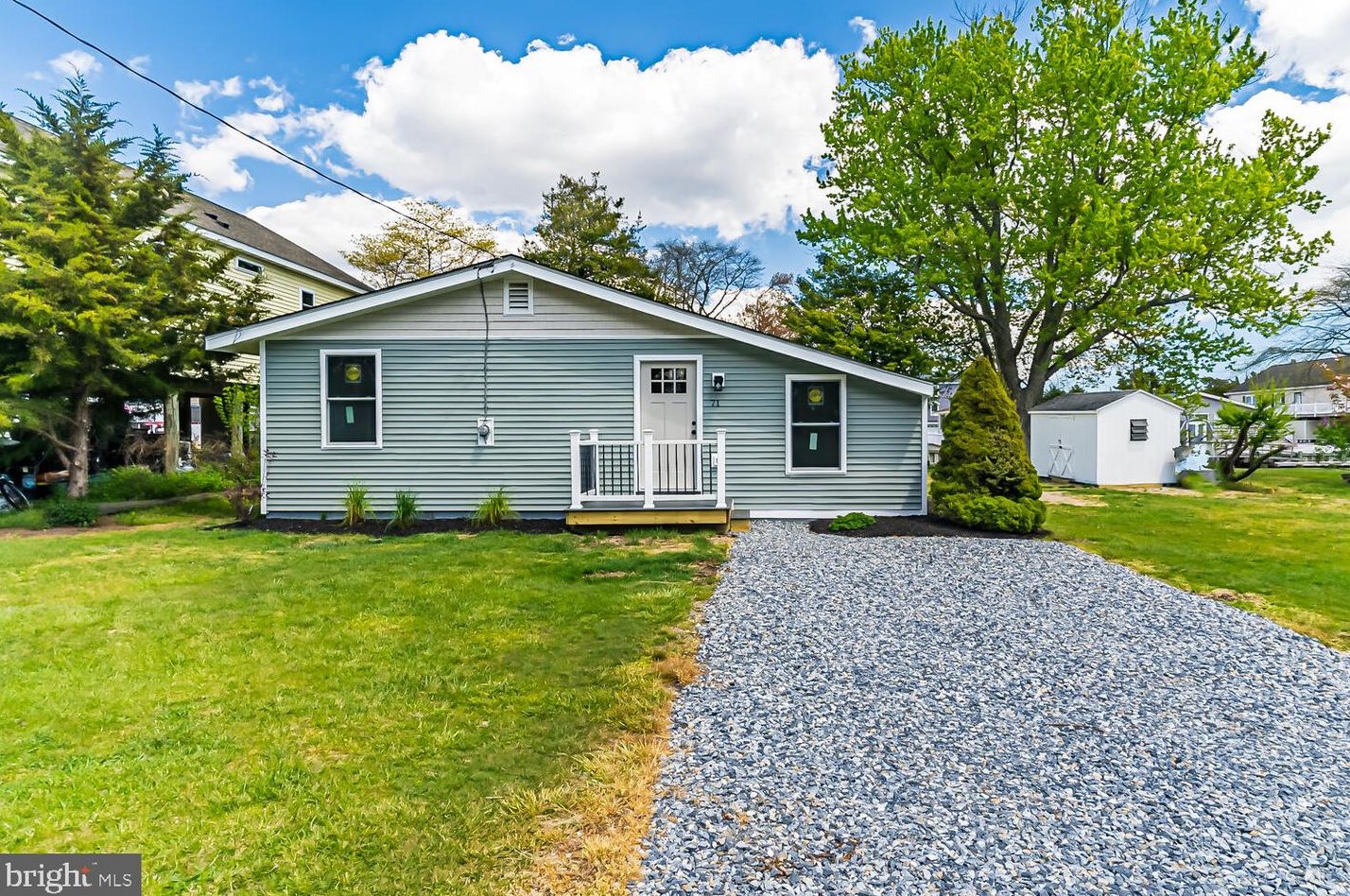 71 Admiral Dr, Tuckerton NJ  08087-2802 exterior