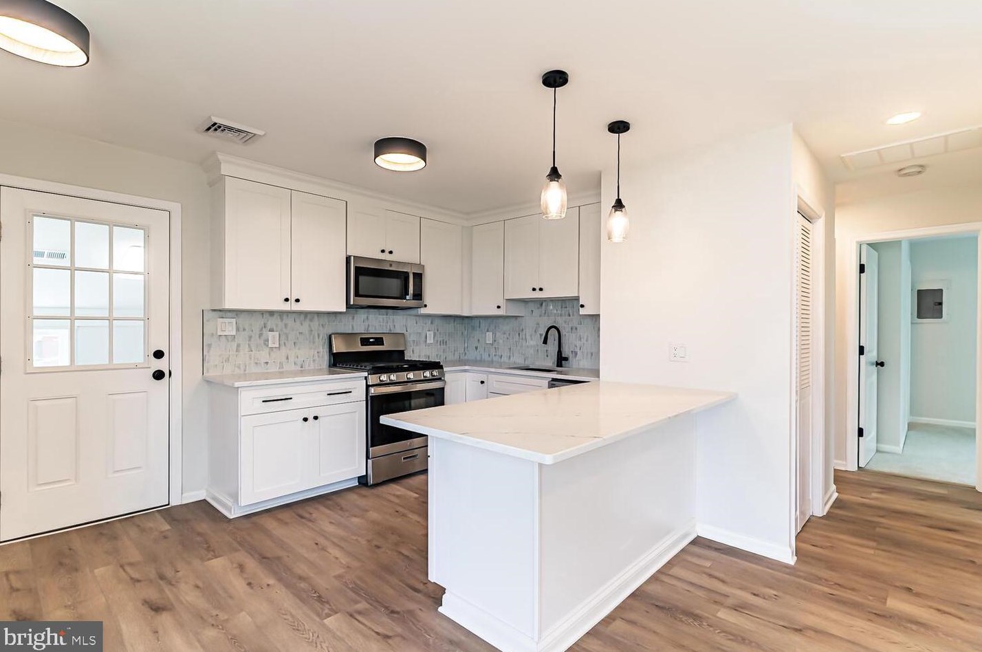 71 Admiral Dr, Tuckerton NJ  08087-2802 exterior