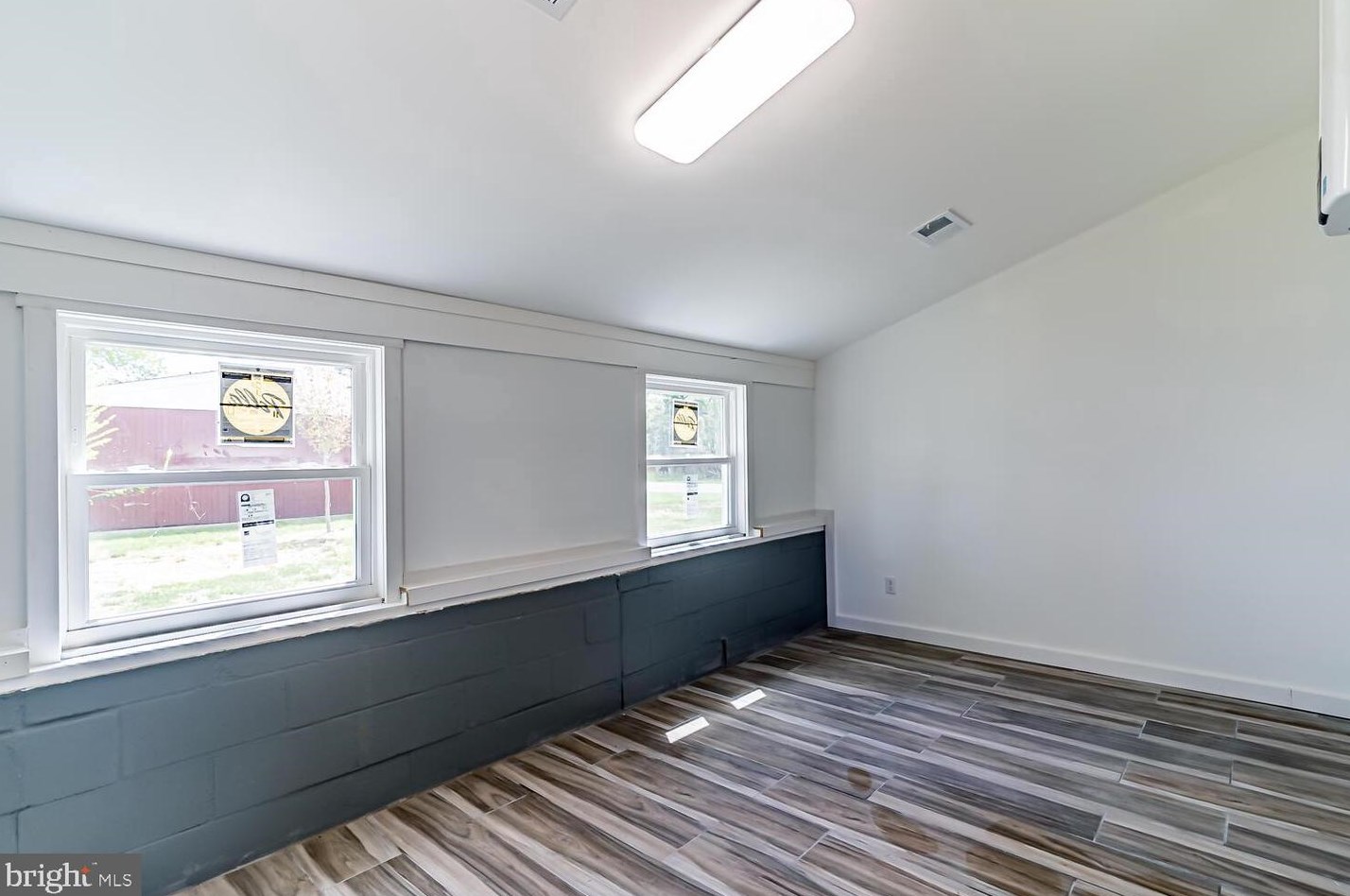 71 Admiral Dr, Tuckerton NJ  08087-2802 exterior