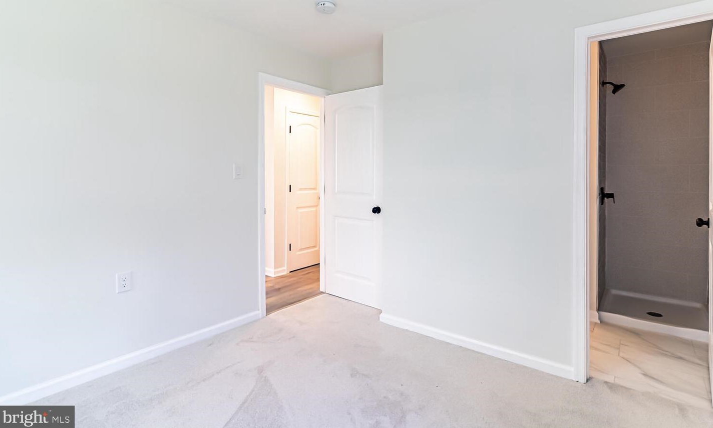 71 Admiral Dr, Tuckerton NJ  08087-2802 exterior