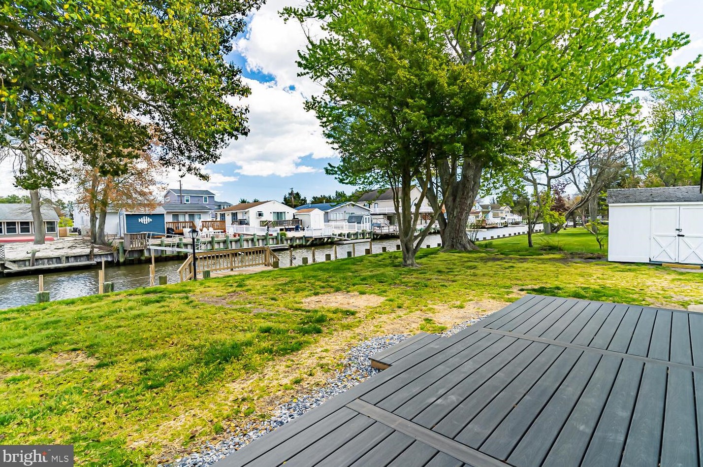 71 Admiral Dr, Tuckerton NJ  08087-2802 exterior
