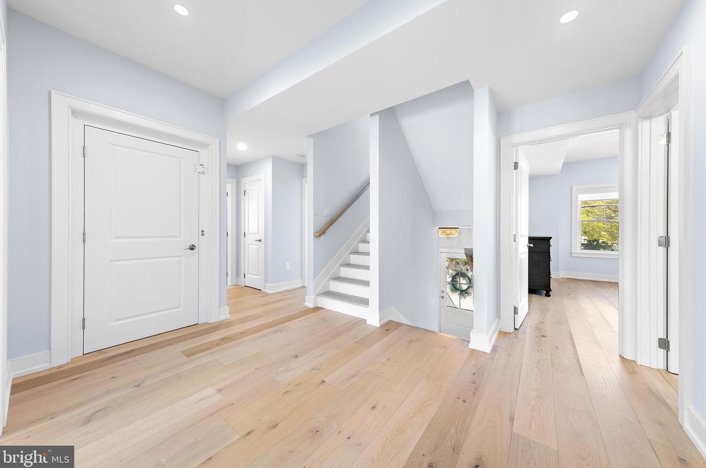 10 Pershing Ave, Long Beach Township NJ  08008-1040 exterior