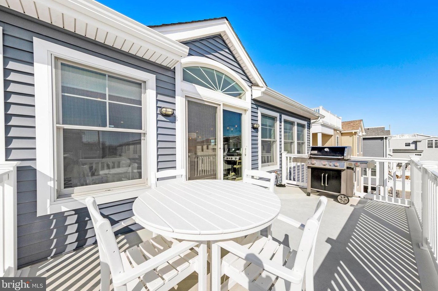 10 Pershing Ave, Long Beach Township NJ  08008-1040 exterior