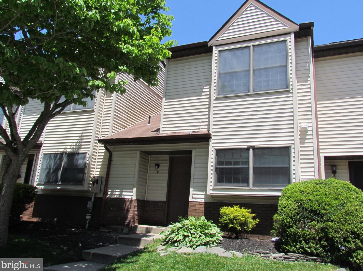 9 Cohanzick Ct, Tuckerton NJ  08087-3019 exterior