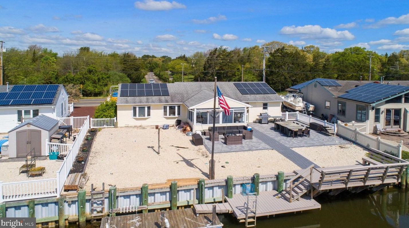 1369 Radio Rd, Tuckerton NJ  08087-1009 exterior