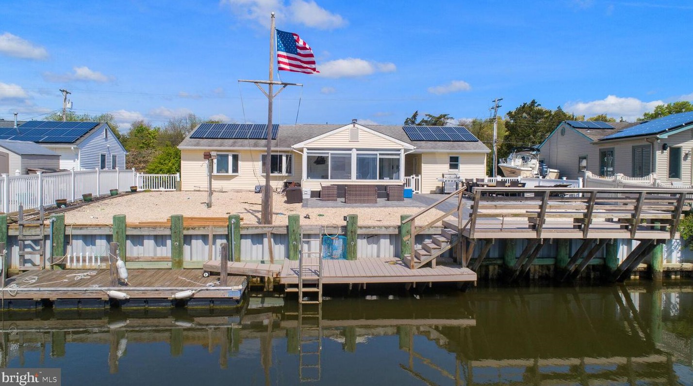 1369 Radio Rd, Tuckerton NJ  08087-1009 exterior