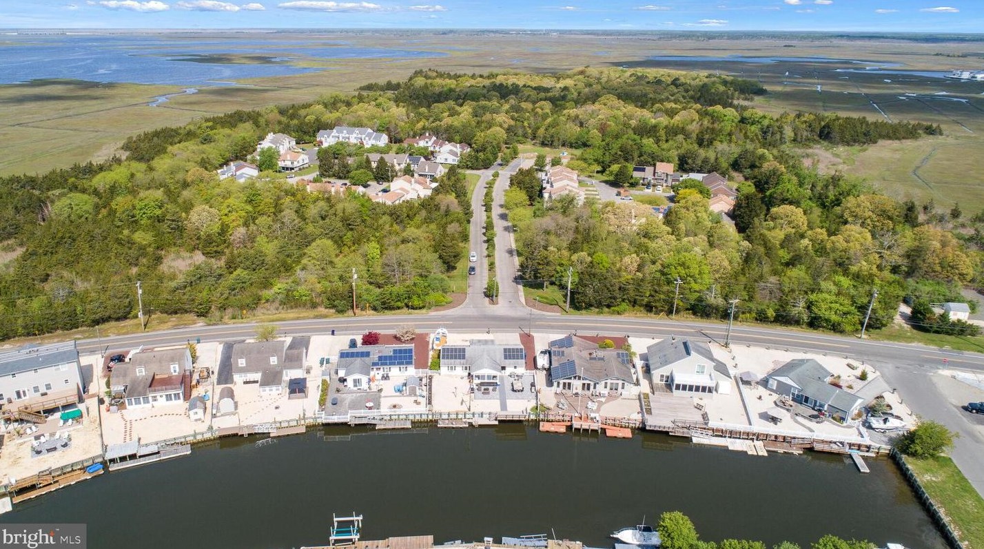 1369 Radio Rd, Tuckerton NJ  08087-1009 exterior