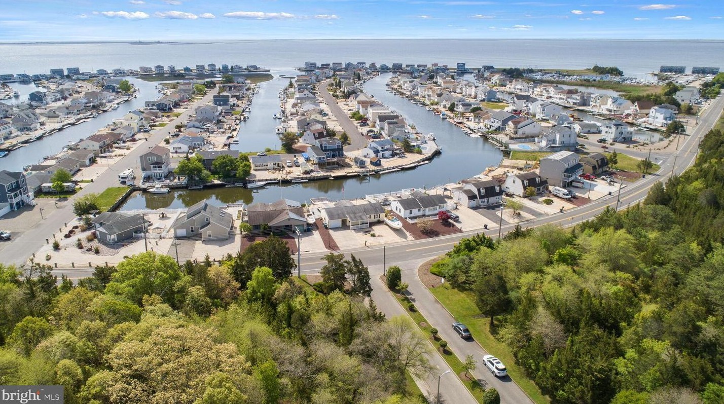 1369 Radio Rd, Tuckerton NJ  08087-1009 exterior