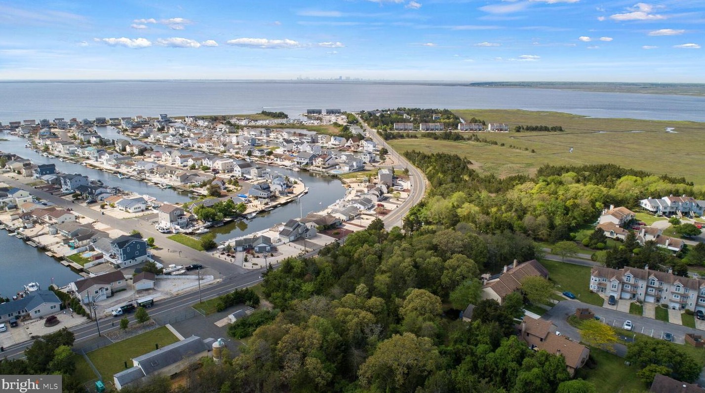 1369 Radio Rd, Tuckerton NJ  08087-1009 exterior
