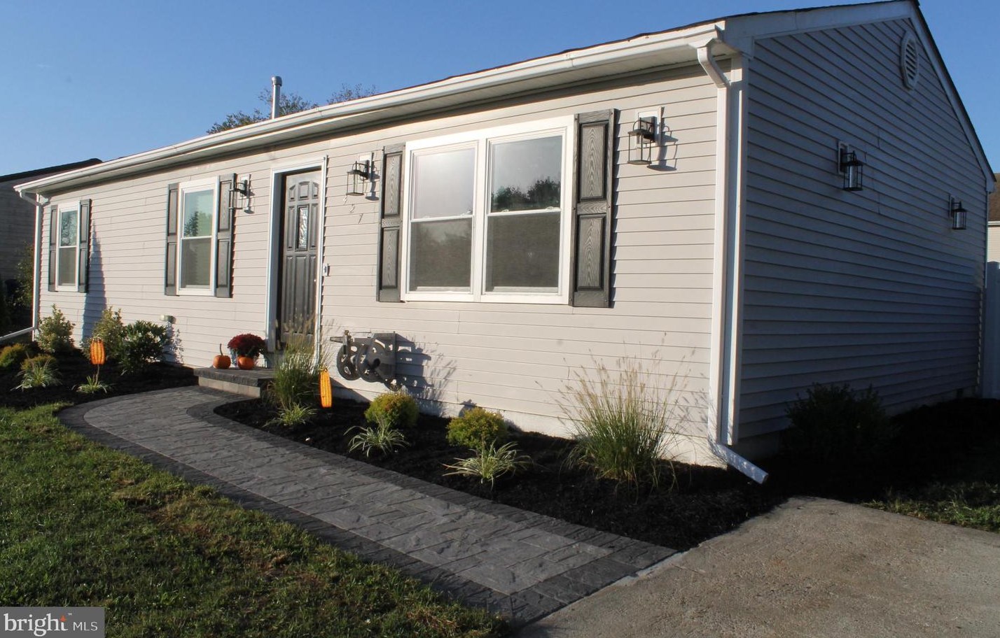 427 National Union Blvd, Tuckerton NJ  08087-1277 exterior