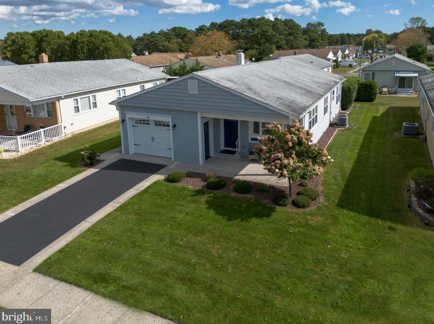 14 Olstins Ct, Toms River NJ 08757-6243 exterior