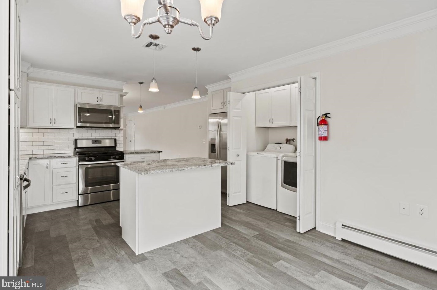 14 Olstins Ct, Toms River NJ 08757-6243 exterior