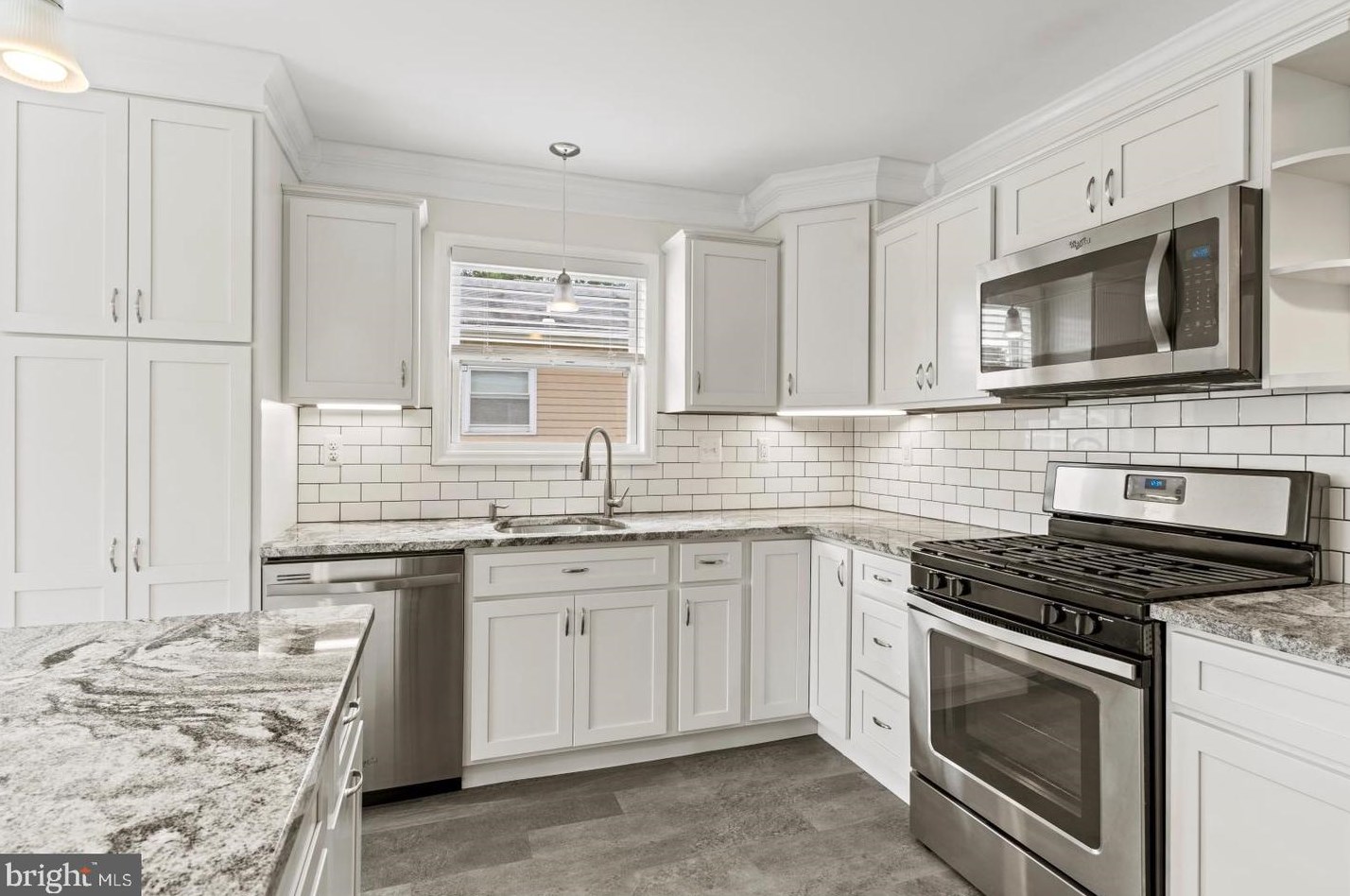 14 Olstins Ct, Toms River NJ 08757-6243 exterior