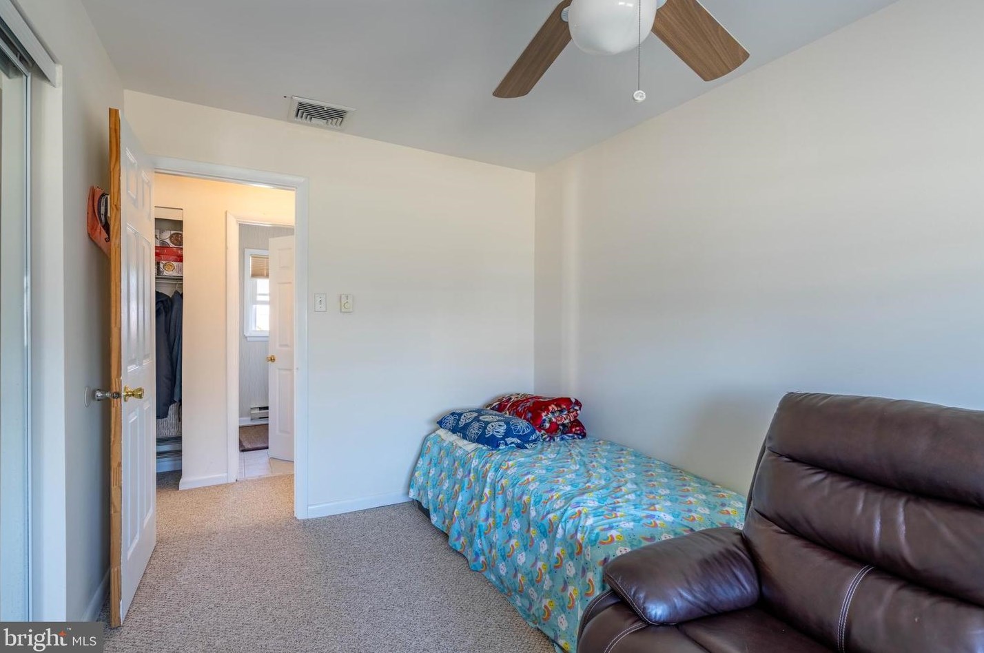 26 Louisiana Dr, Tuckerton NJ  08087-1020 exterior