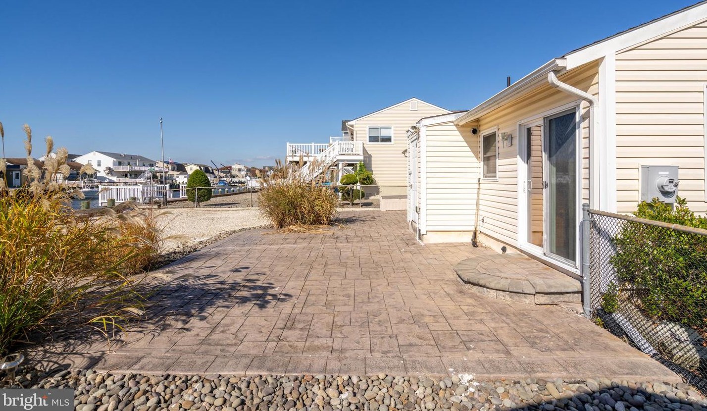26 Louisiana Dr, Tuckerton NJ  08087-1020 exterior