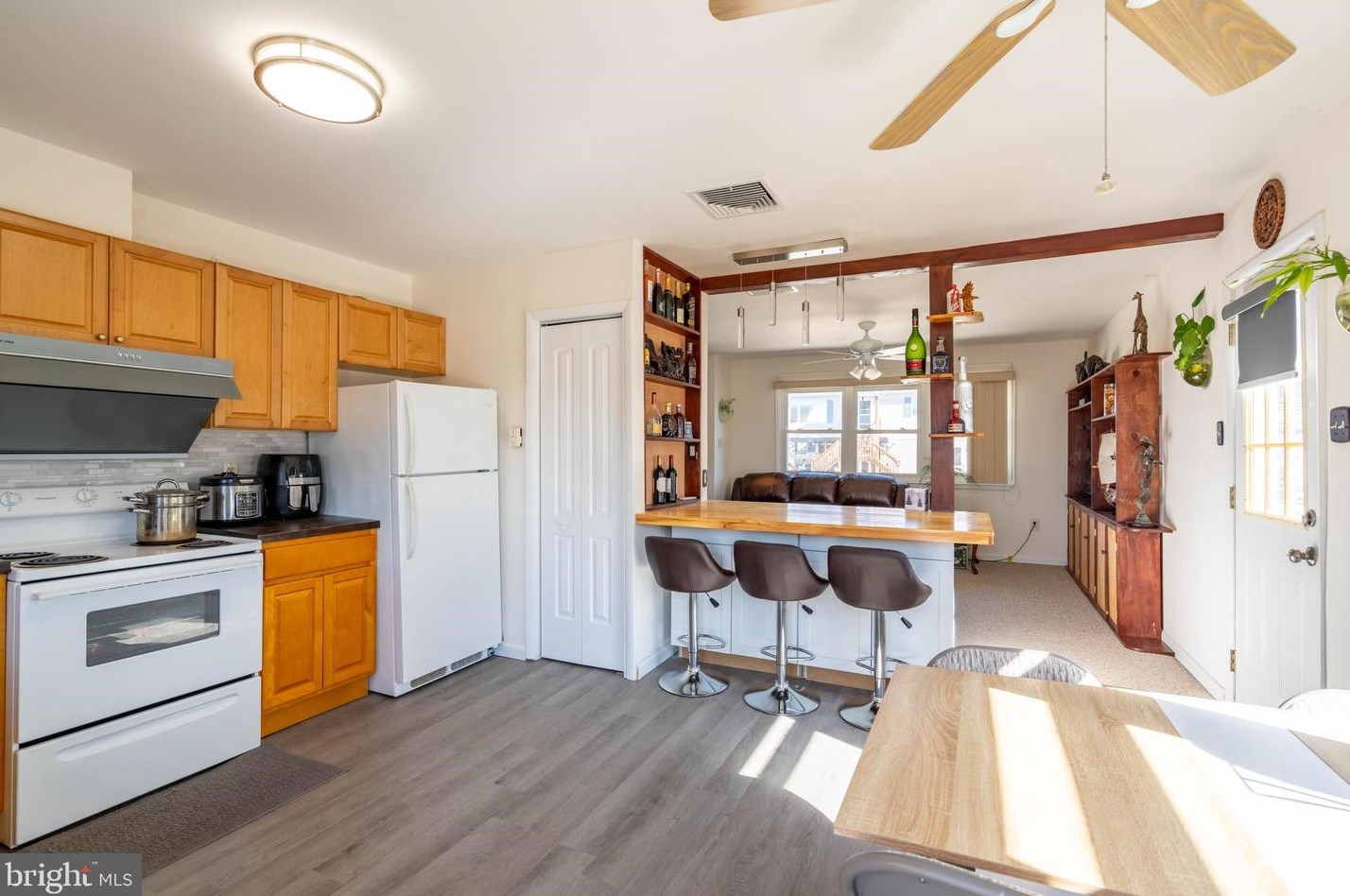 26 Louisiana Dr, Tuckerton NJ  08087-1020 exterior