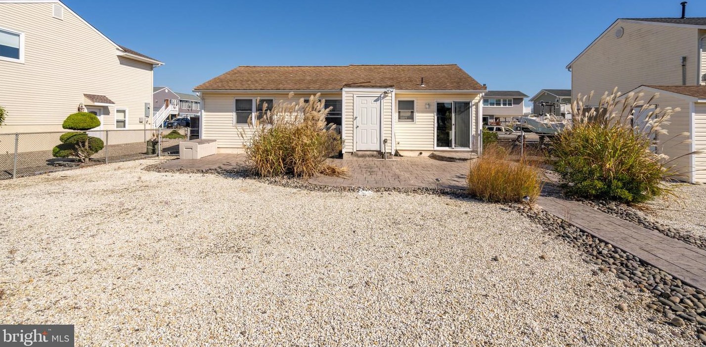 26 Louisiana Dr, Tuckerton NJ  08087-1020 exterior