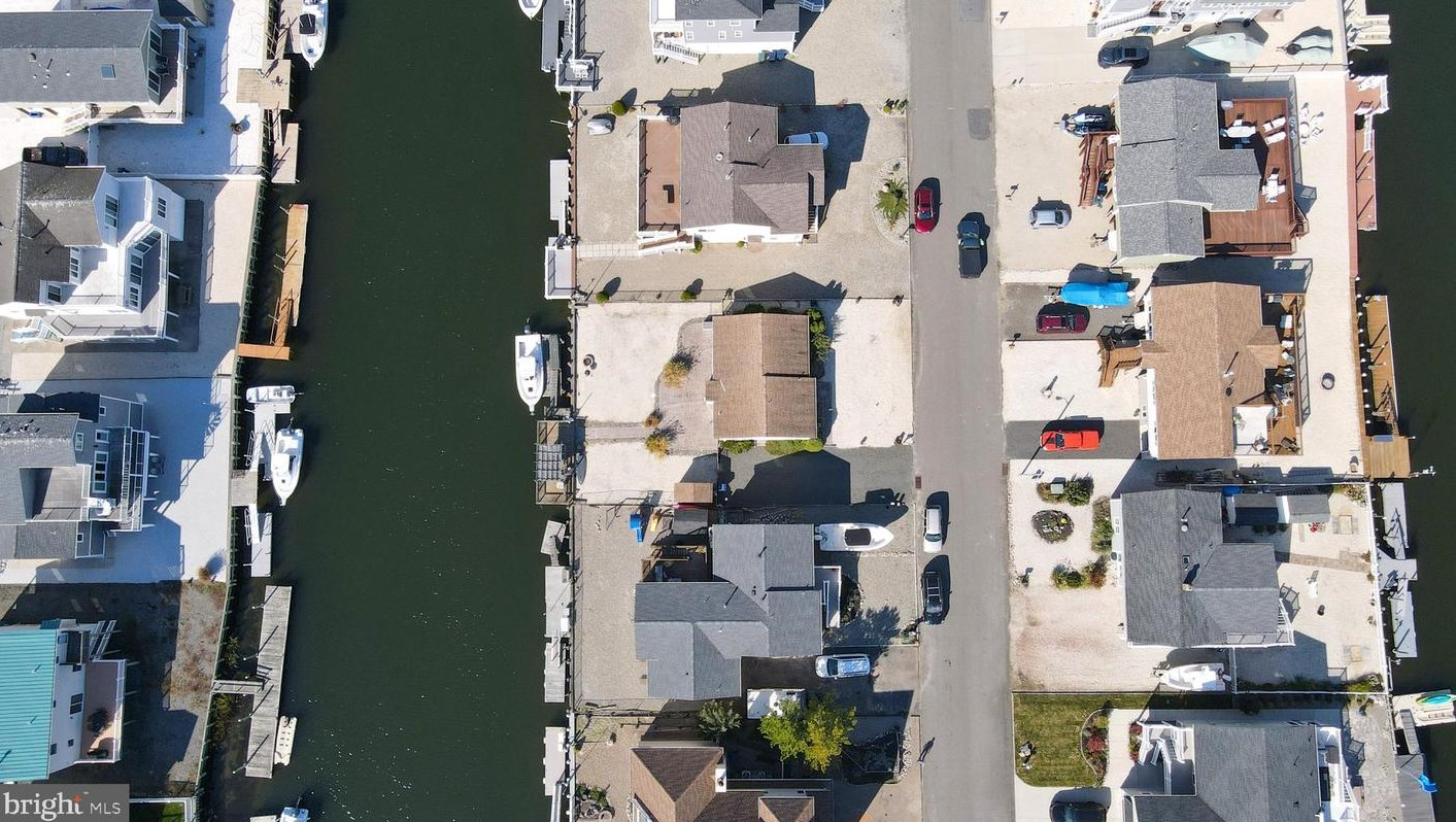 26 Louisiana Dr, Tuckerton NJ  08087-1020 exterior