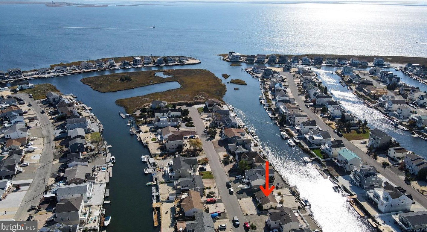 26 Louisiana Dr, Tuckerton NJ  08087-1020 exterior