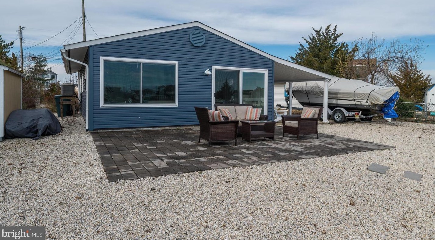 41 Los Angeles Dr, Tuckerton NJ  08087-1211 exterior