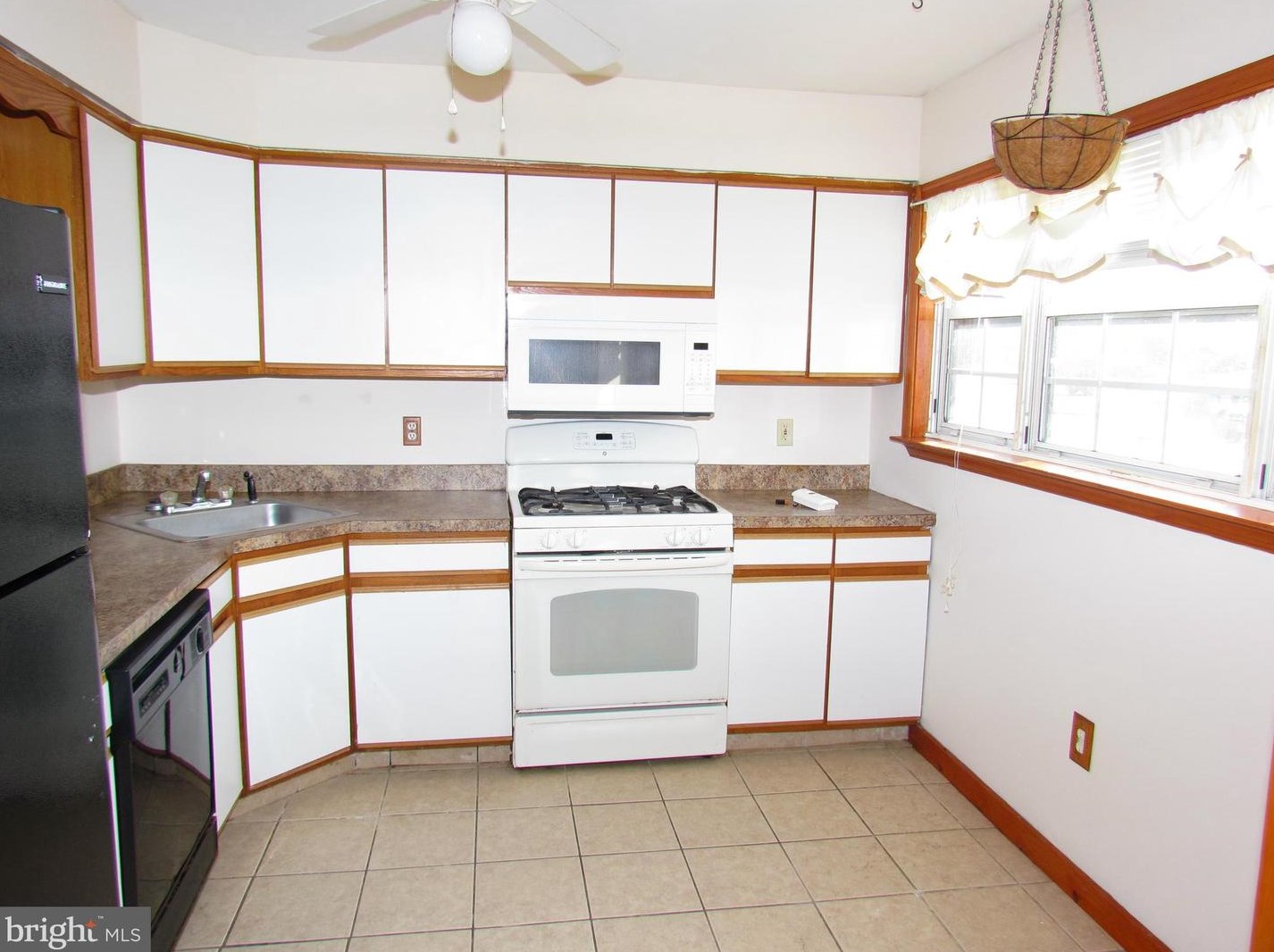 607 Skimmer Ct, Tuckerton NJ  08087-3108 exterior