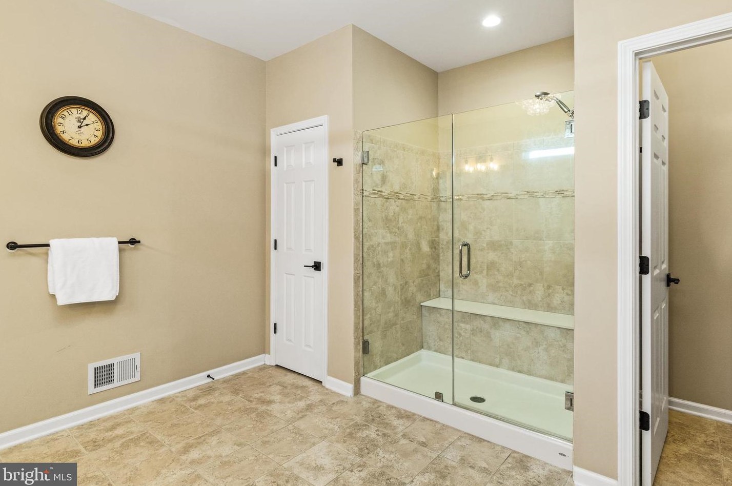 105 Newport Way, Tuckerton NJ  08087-3644 exterior