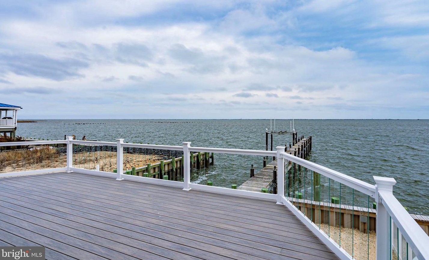 250 Heron Rd, Tuckerton NJ  08087-2410 exterior