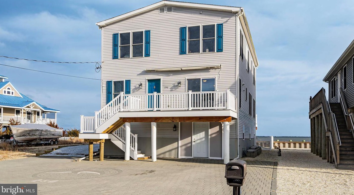 250 Heron Rd, Tuckerton NJ  08087-2410 exterior