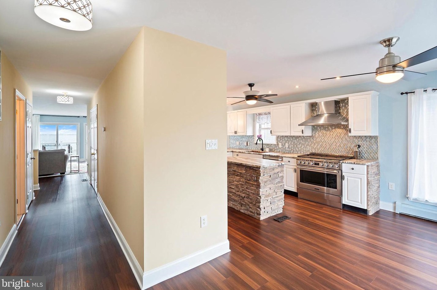 250 Heron Rd, Tuckerton NJ  08087-2410 exterior