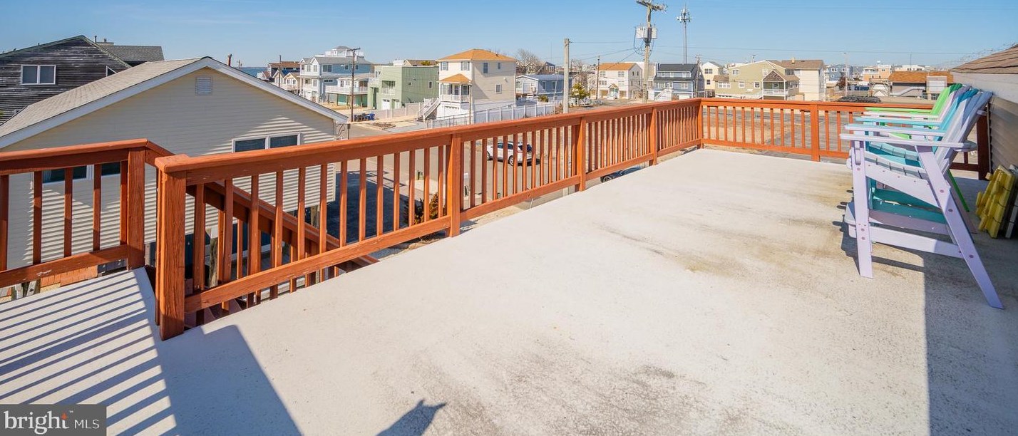 2 Connecticut Ave, Long Beach Township NJ  08008-3413 exterior