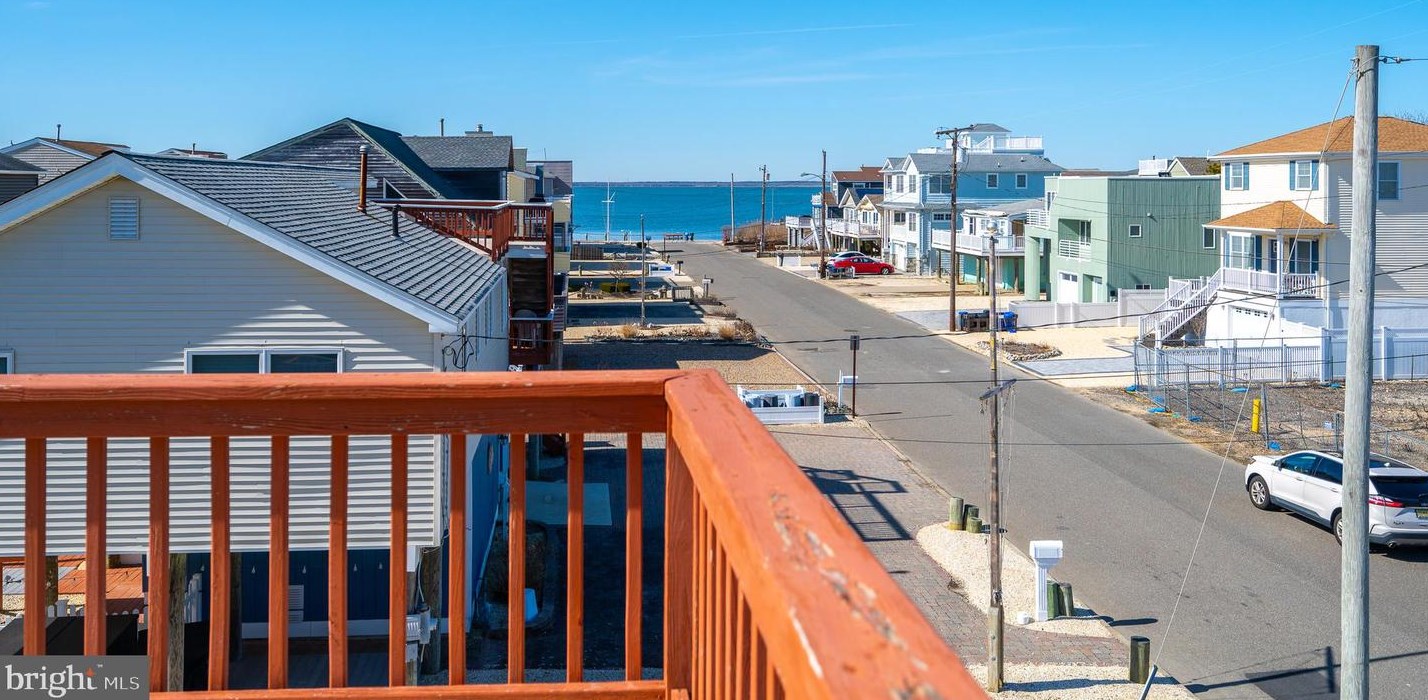 2 Connecticut Ave, Long Beach Township NJ  08008-3413 exterior