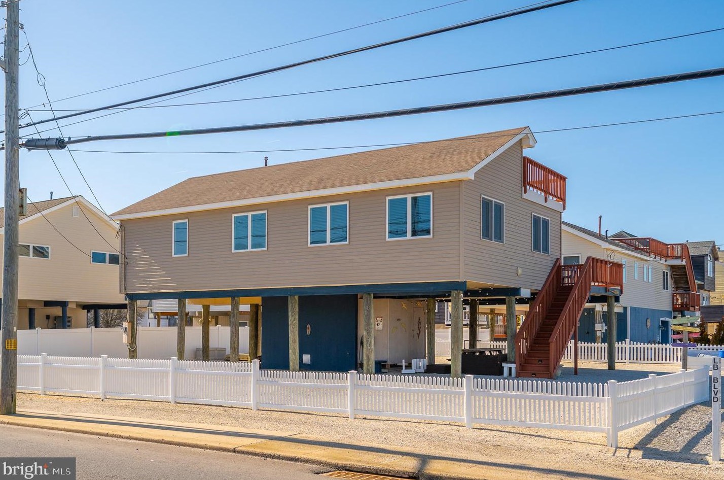 2 Connecticut Ave, Long Beach Township NJ  08008-3413 exterior