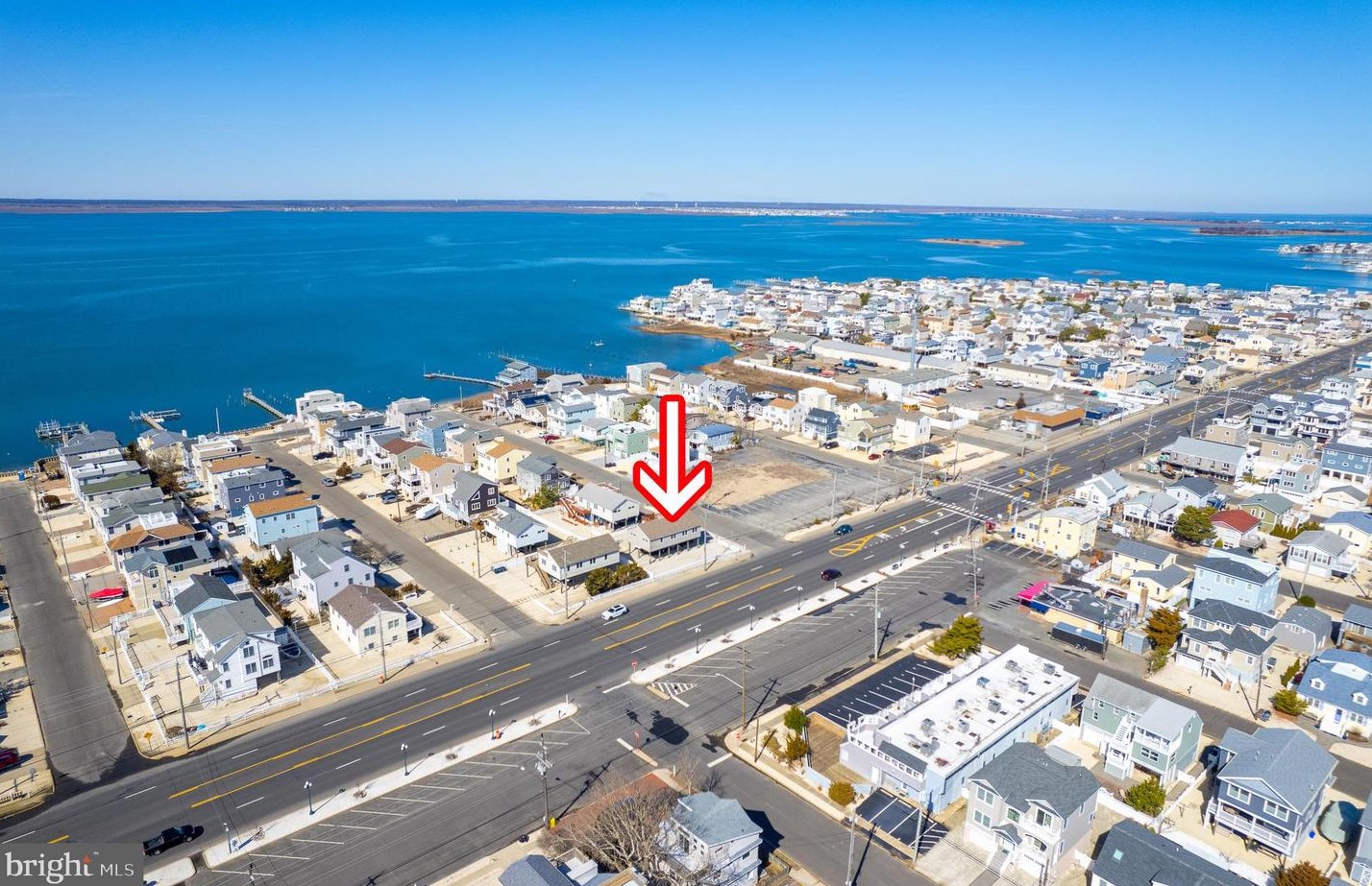 2 Connecticut Ave, Long Beach Township NJ  08008-3413 exterior