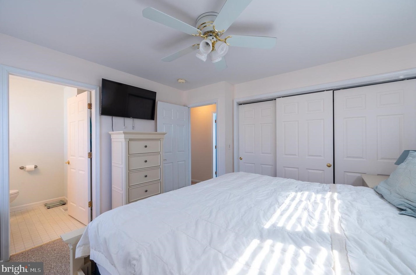 2 Connecticut Ave, Long Beach Township NJ  08008-3413 exterior