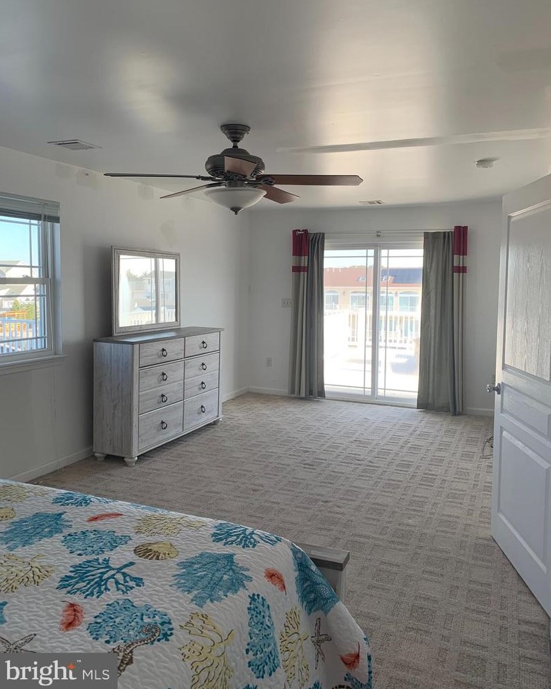 15 Louisiana Dr, Tuckerton NJ  08087-1021 exterior