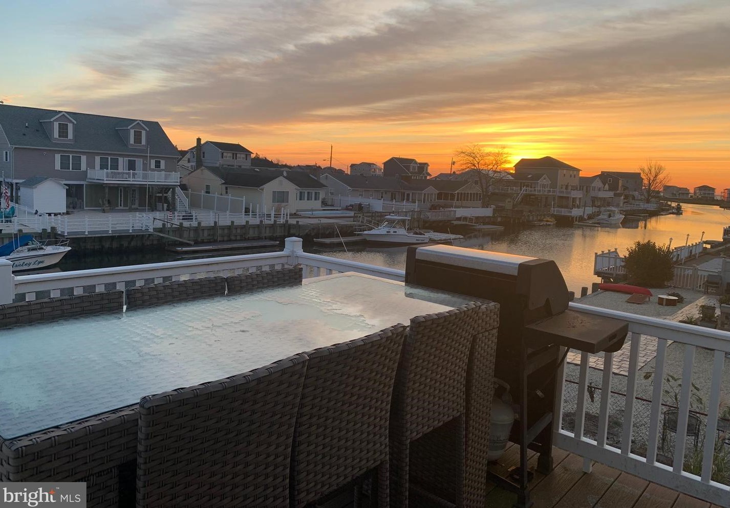 15 Louisiana Dr, Tuckerton NJ  08087-1021 exterior
