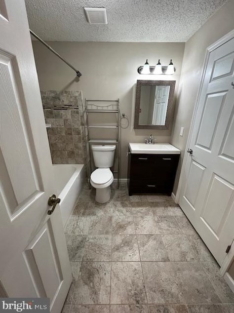 702 Daffodil Dr, Jackson Twp NJ  08527-4126 exterior