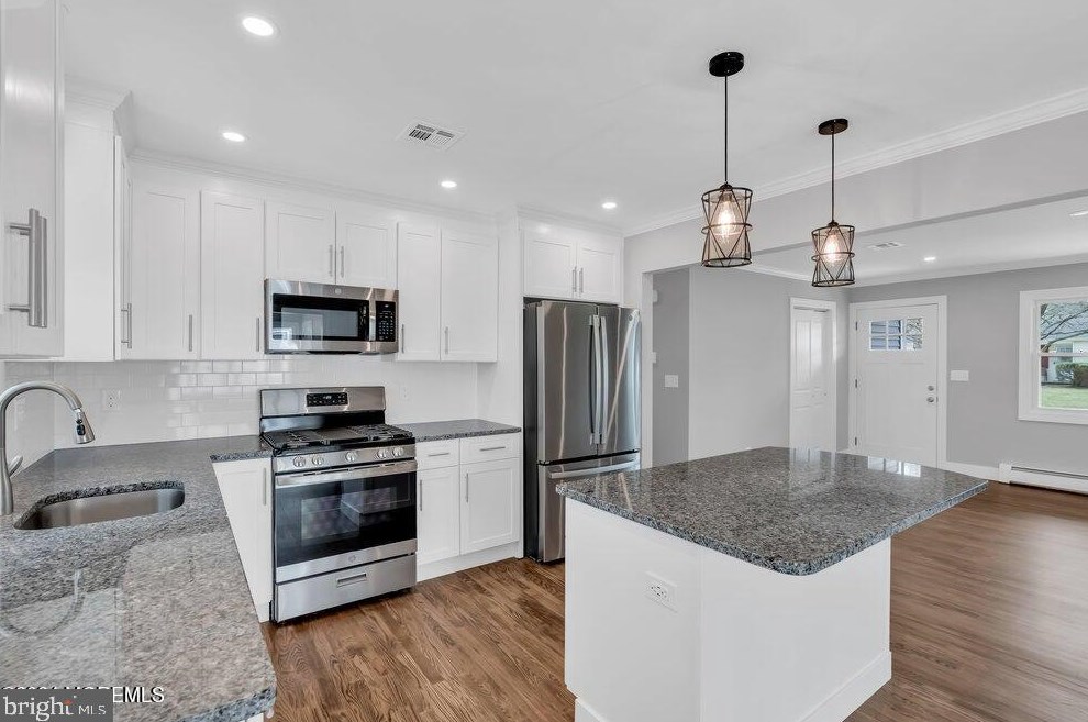 22 Edinburgh Dr, Toms River NJ  08757-4510 exterior