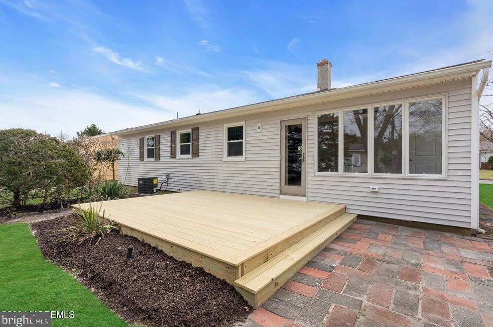 22 Edinburgh Dr, Toms River NJ  08757-4510 exterior