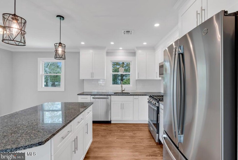 22 Edinburgh Dr, Toms River NJ  08757-4510 exterior