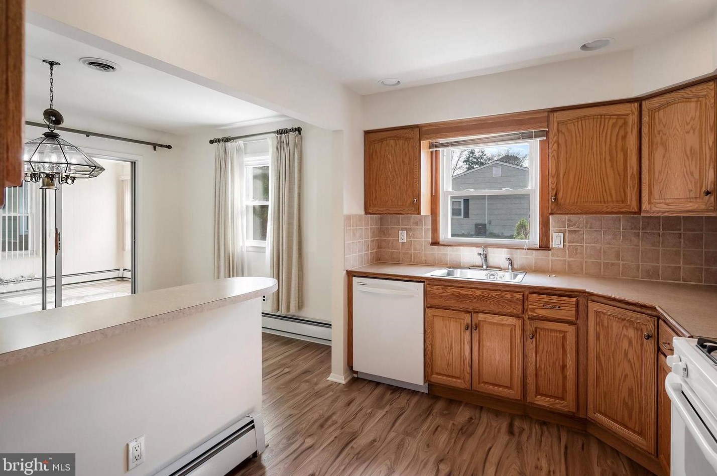 25 Willoughby Ct, Toms River NJ  08757-4701 exterior